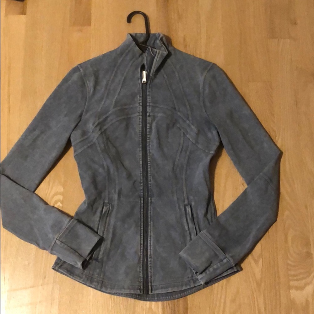 gray/white Lululemon zip up| barely worn!!